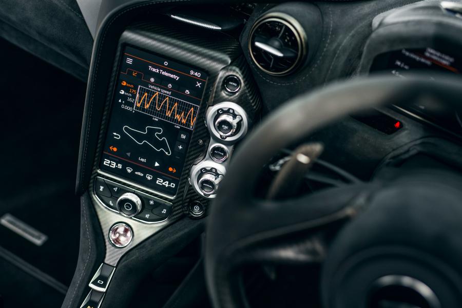 Детали интерьера McLaren 720S Track Pack 2018 года  (UK) (фото 4 из 10)